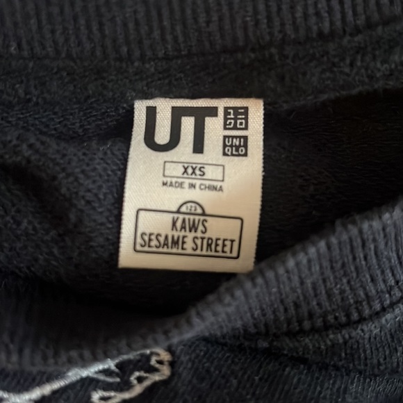 Kaws-Uniqlo Sesame Street Crew Neck - Picture 4 of 5